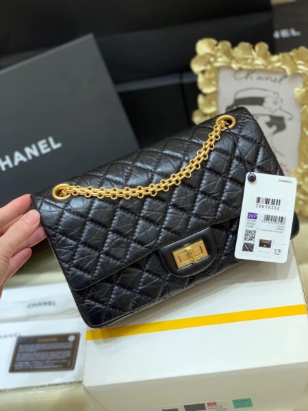 [사넬] 2.55 핸드백 미디움 블랙 빈티지 카프스킨 금장 A37586