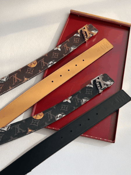 [루이비통] LV 이니셜 모노그램 플라워 40mm 리버서블 벨트 (2 COLORS)