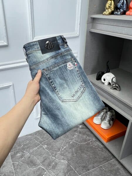 [몽클레어] 남성 에센셜 트리콜로르 빈티지 워시 청바지