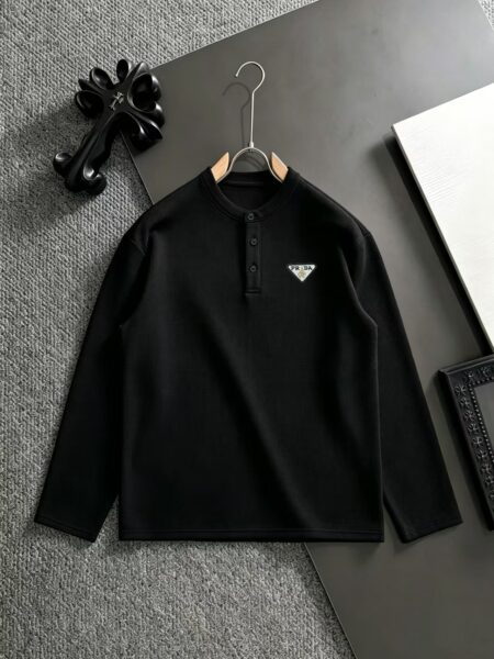 [버버리] 2026 F/W 삼각형 로고 플래킷 긴팔 티셔츠 (2 COLORS)