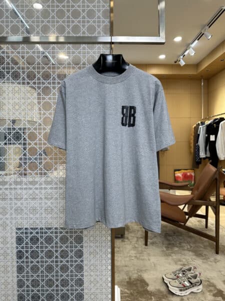 [발렌시아가] BB 로고 미디엄 핏 티셔츠 (2 COLORS)