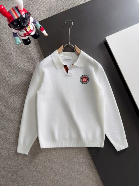 [발렌시아가]  로고 패치 울 혼방 카라 니트 스웨터 (2 COLORS)