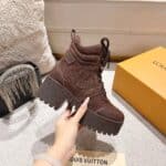 DARK BROWN