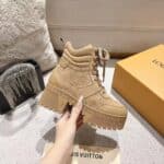 LIGHT BROWN